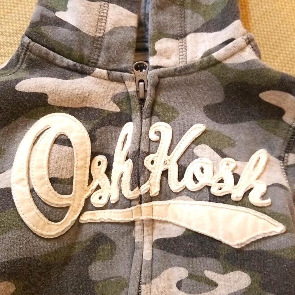 ❣5 for $25 Sale❣ Osh Kosh 2 Piece Camo Sweatsuit